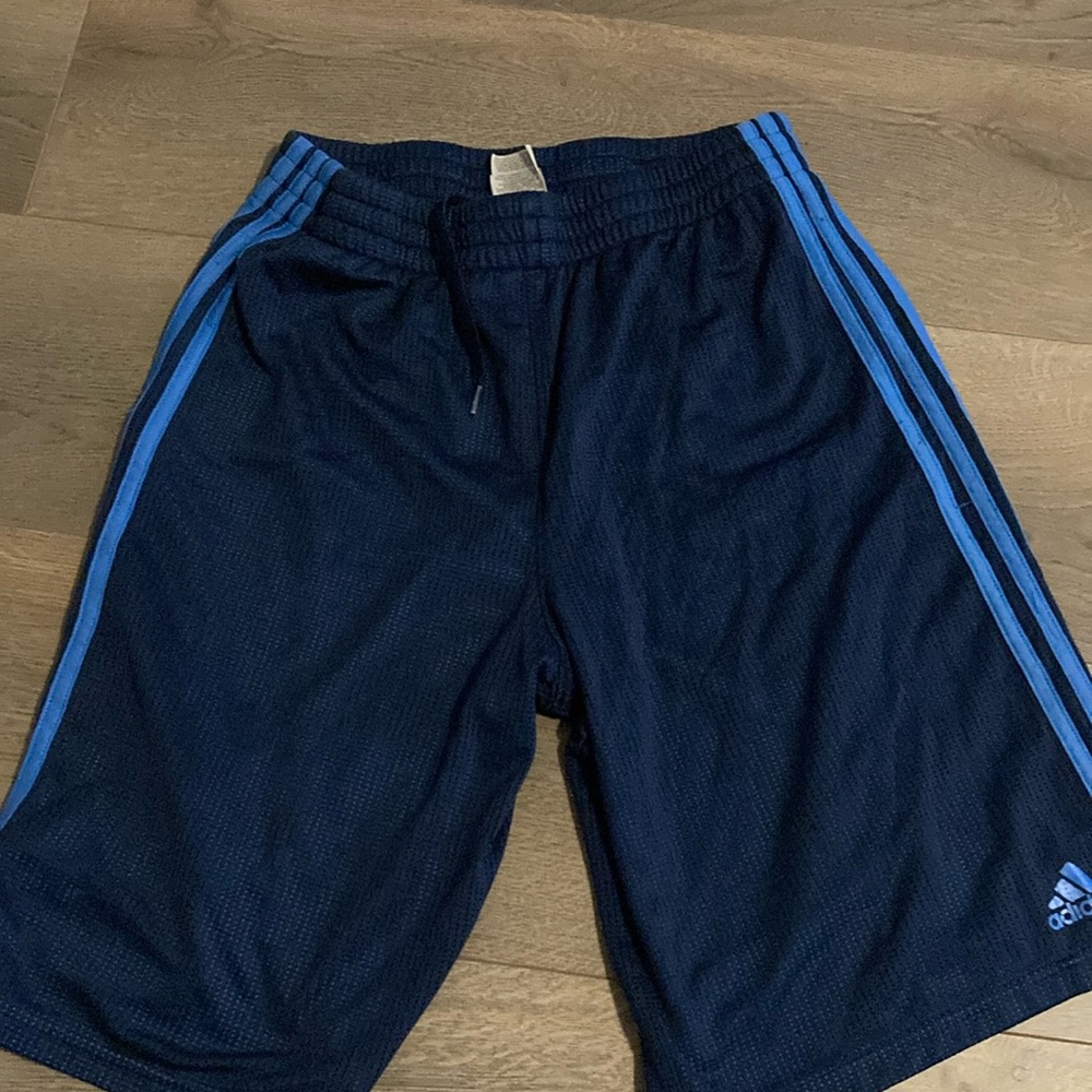 Adidas shorts kids XL